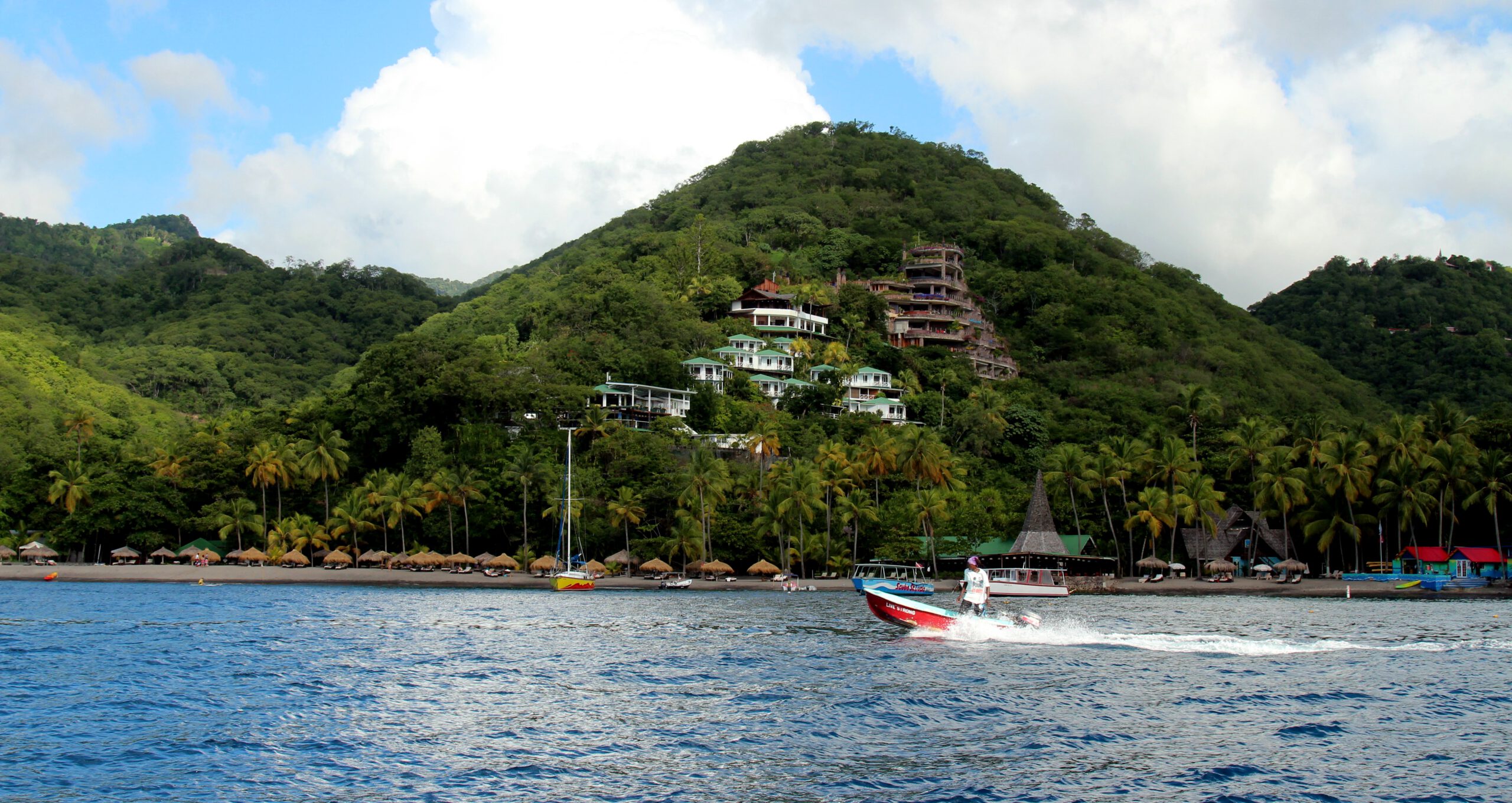 12. Jade Mountain, St. Lucia (image credits: wikimedia)