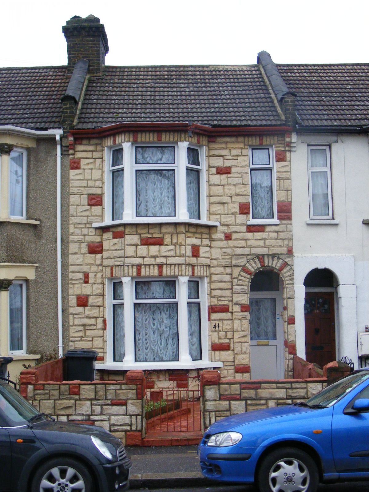 Stone Veneer – Timeless Elegance, Modern Efficiency (image credits: wikimedia)