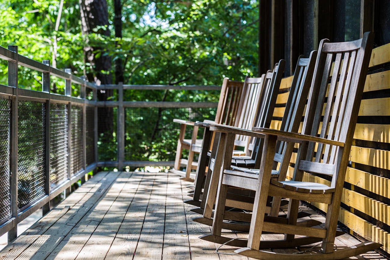 Outdoor Living Spaces: Connecting with Nature (image credits: pixabay)