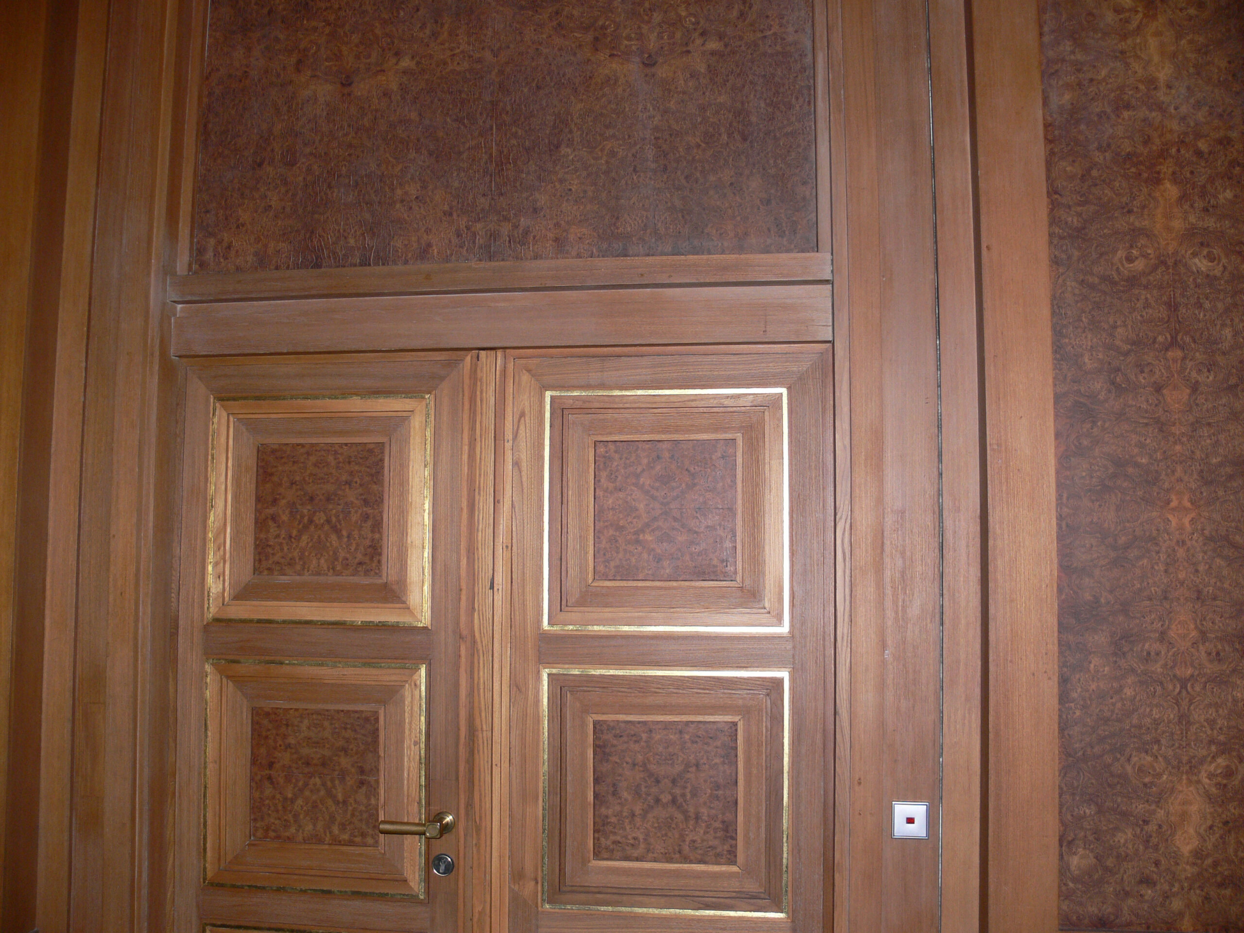 Wood Paneling (image credits: wikimedia)