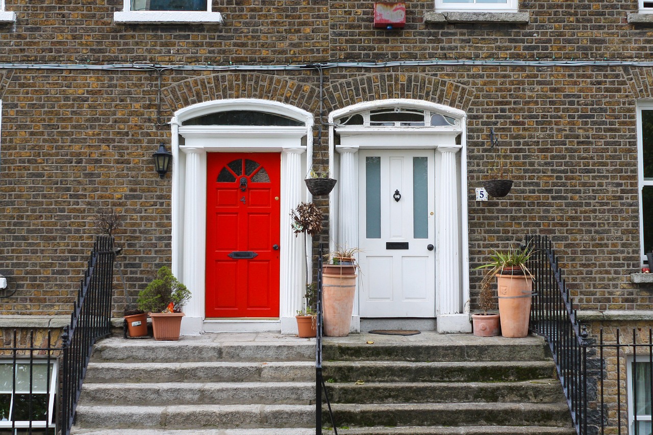 Curb Appeal Starts with a Welcoming First Glance (image credits: pixabay)