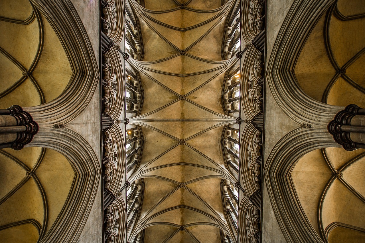 The Instant Drama of a Dark Ceiling (image credits: pixabay)