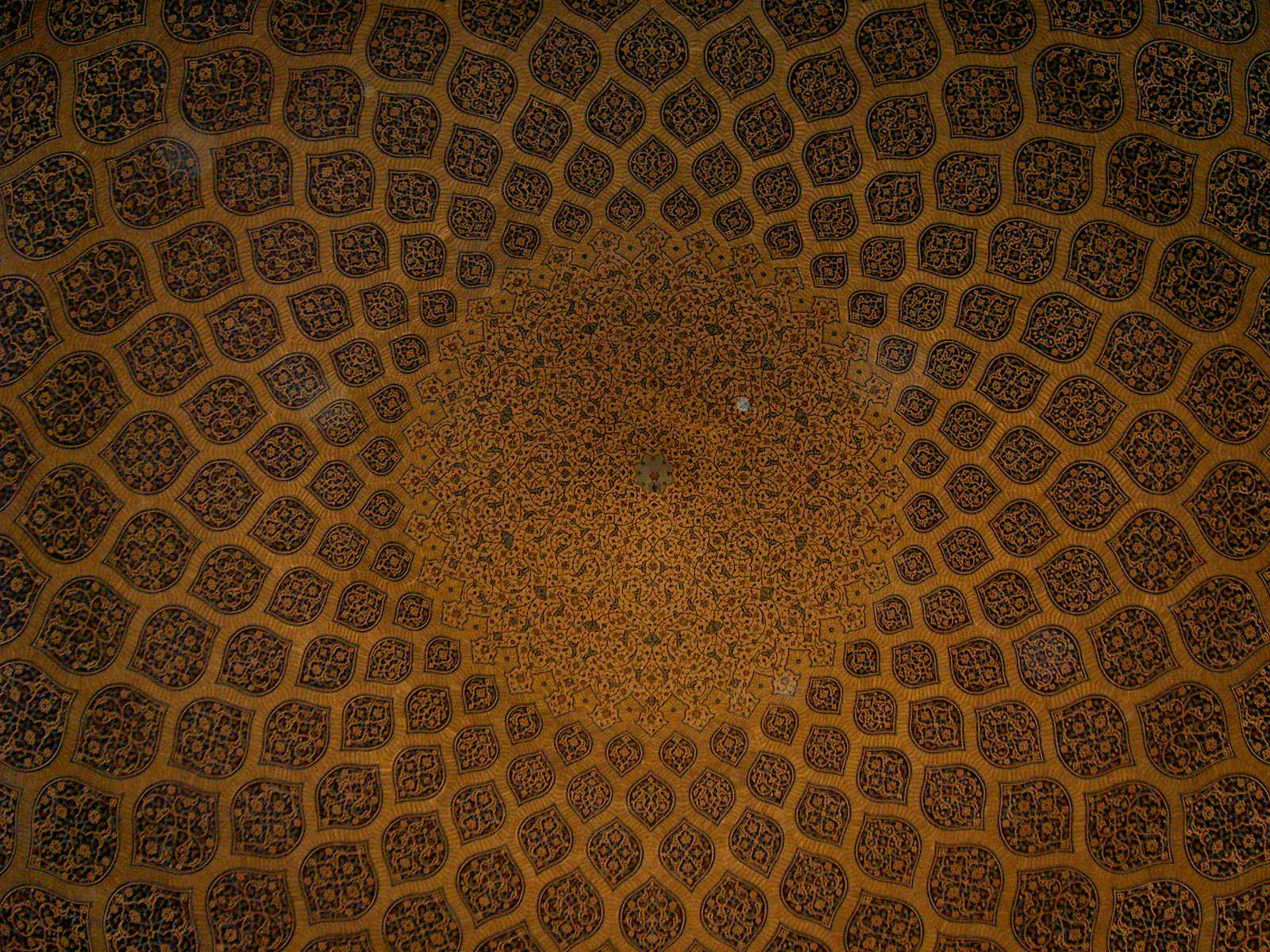 Contrast Creates Instant Architectural Interest (image credits: wikimedia)