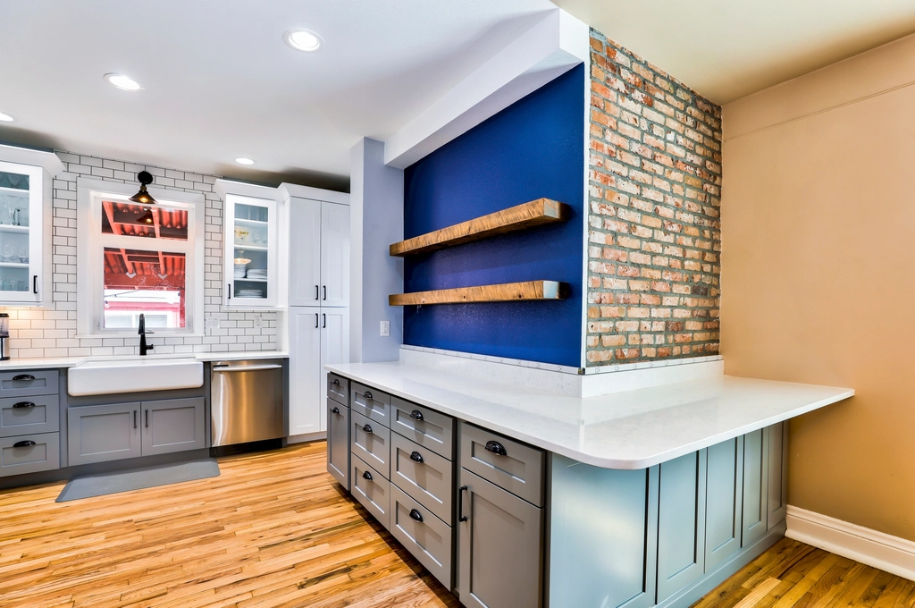 Open Concept Living Steals the Spotlight (image credits: rawpixel)