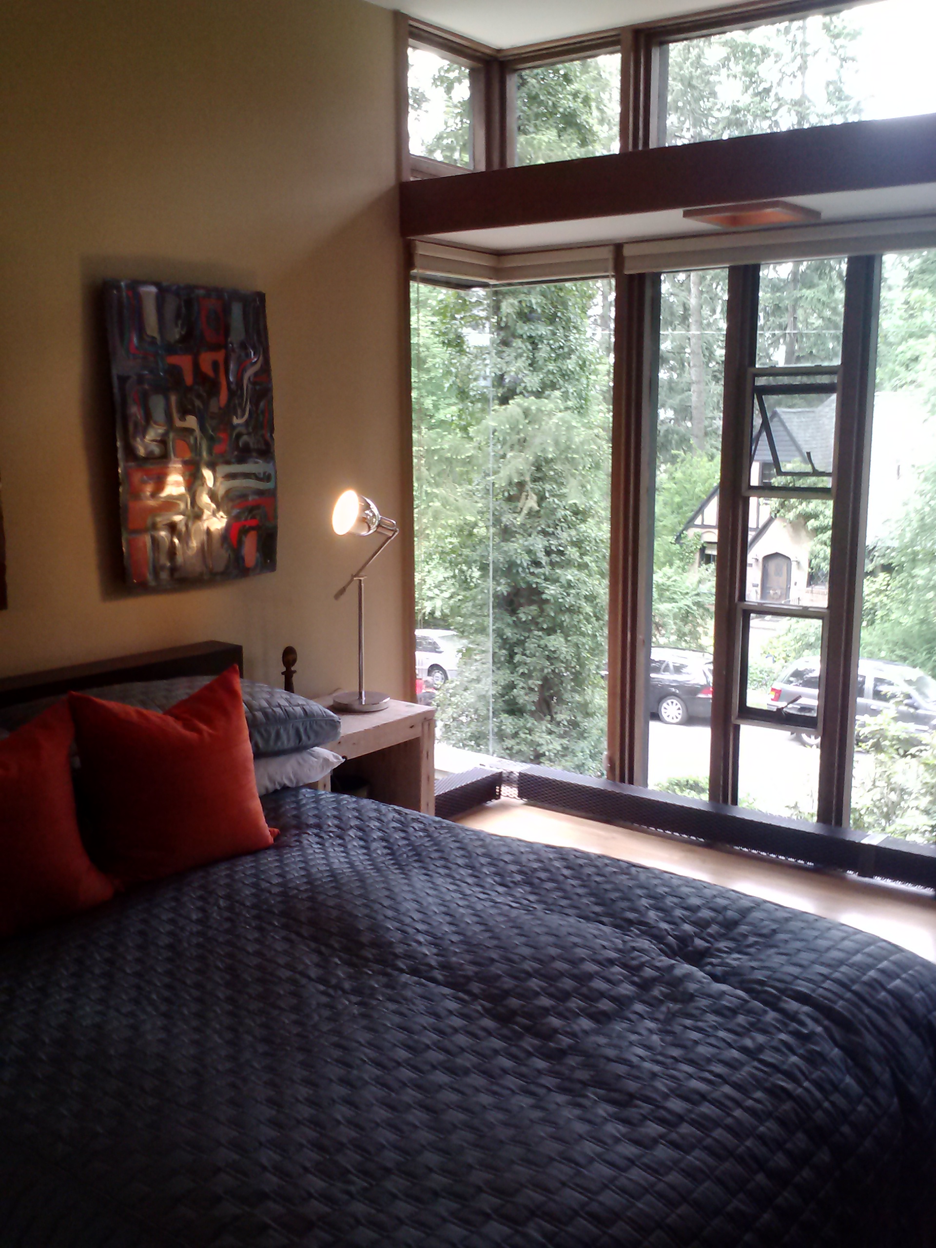 Modern Styles That Instantly Update Your Home (image credits: wikimedia)