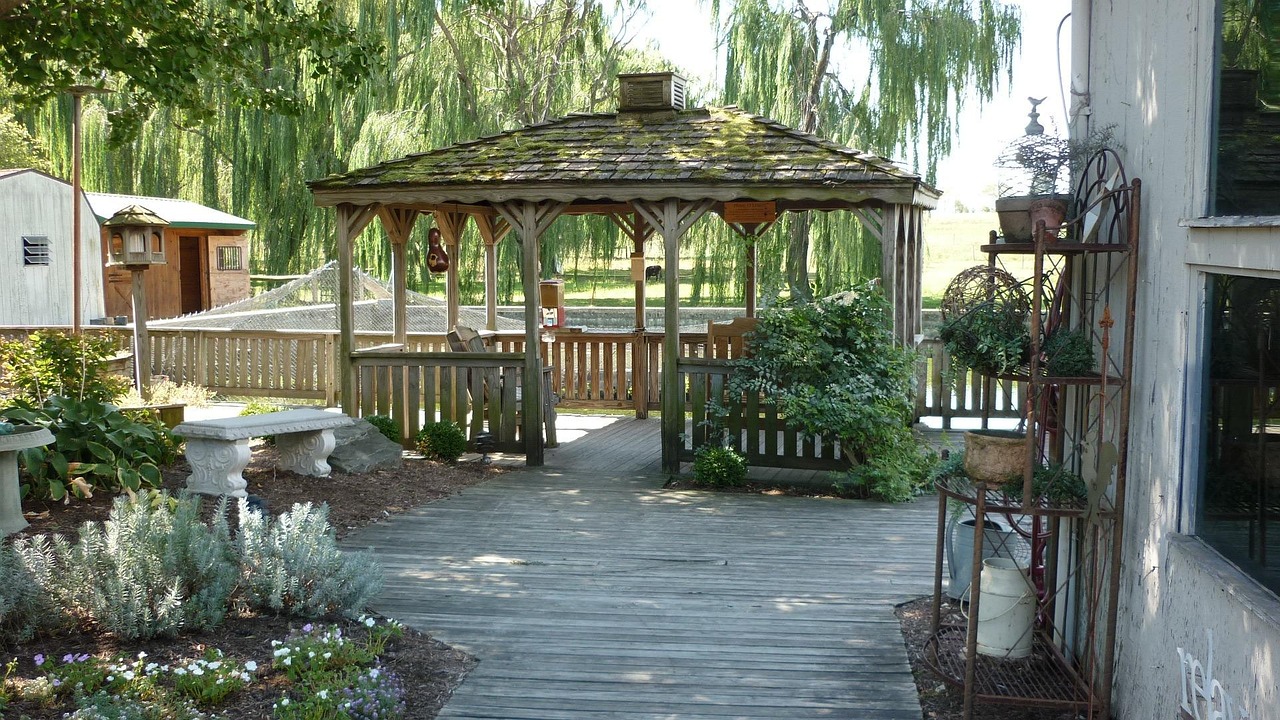 Outdoor Living Spaces Go Year-Round (image credits: pixabay)