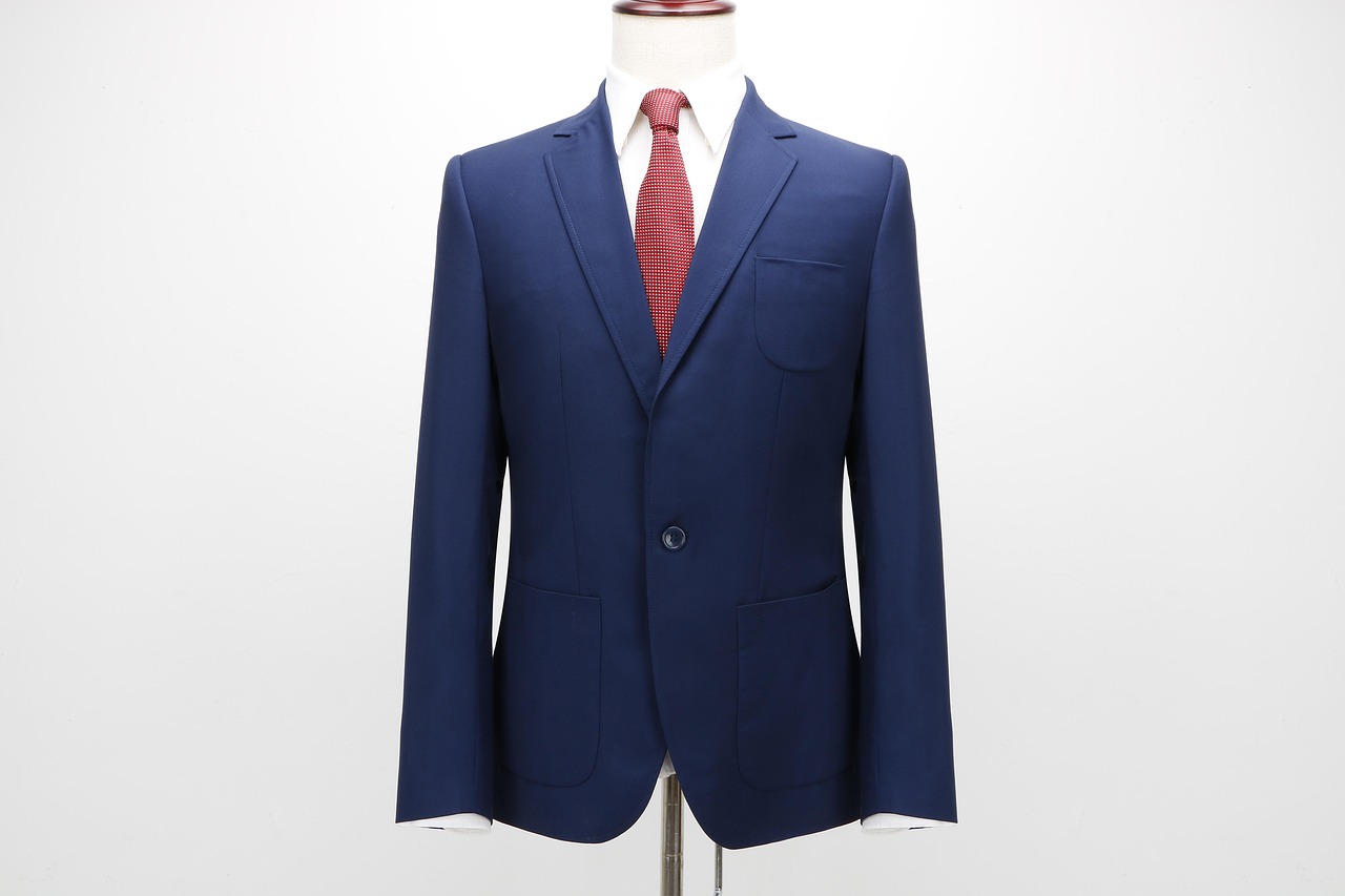 Minimalist Tailoring (image credits: pixabay)